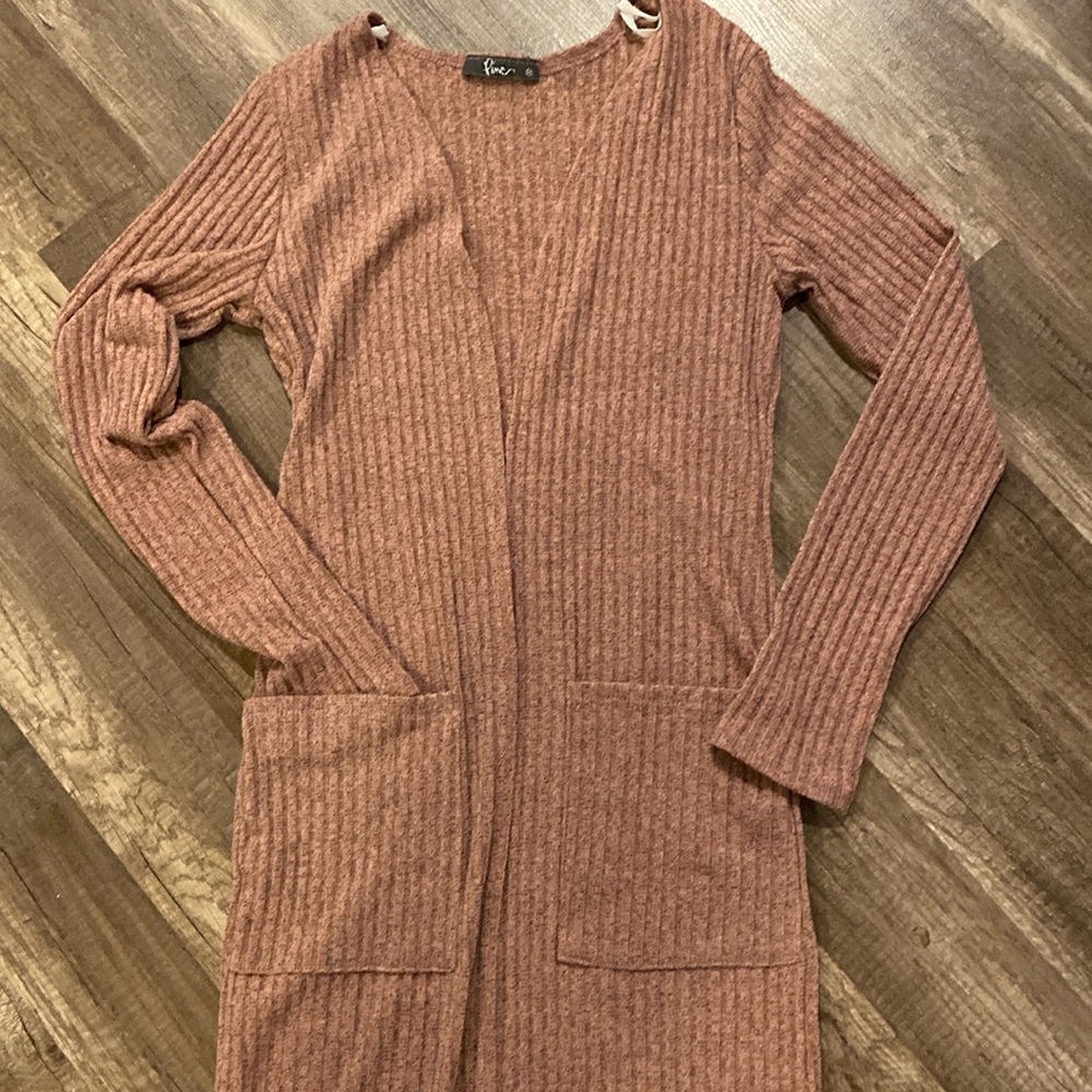 🤑💰🤑 3/$10.00 budle item 🤑💰🤑
*** Used women’s Pine sweater